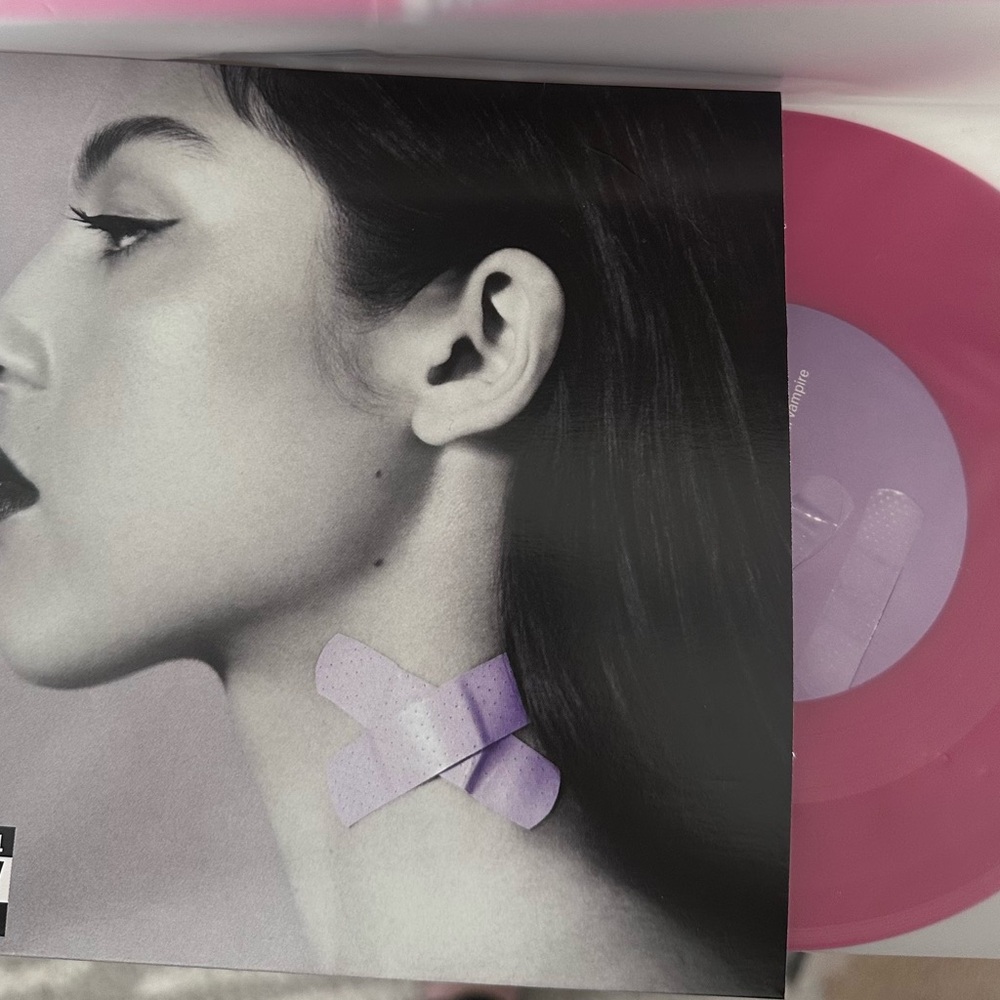 Olivia Rodrigo vampire 7” vinyl